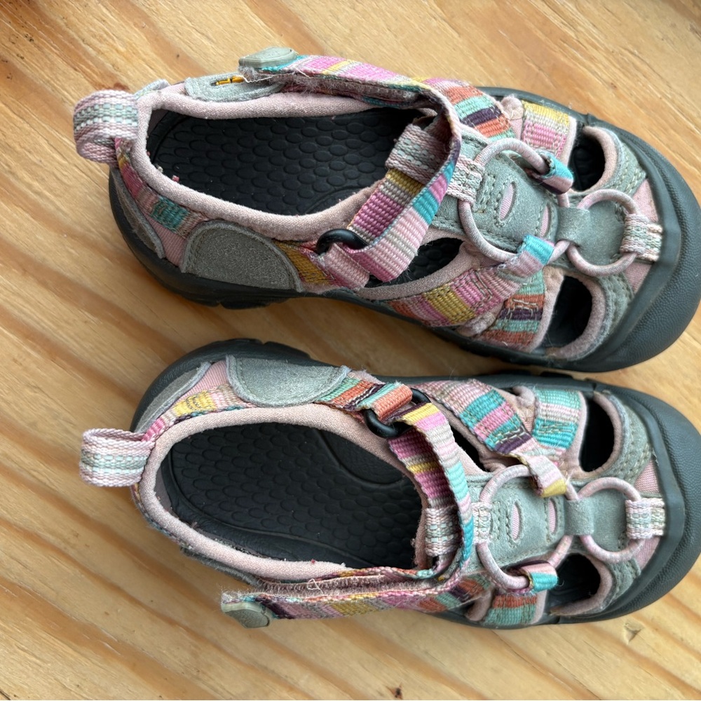 Kids Pink Multicolor Outdoor Sandals
